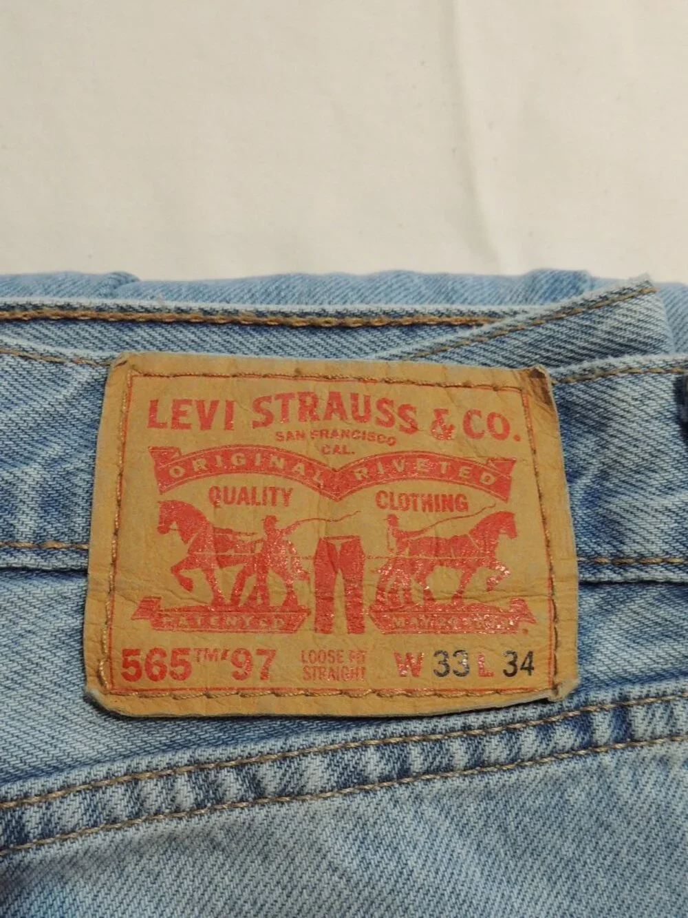 Levi 565 Jeans Vintage 1997 Men 33x34 Pockets Leg Fade Outdoor Denim Blue Jeans